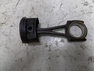 Gebruikte Zuiger Opel Astra Prijs op aanvraag aangeboden door N Kossen Autorecycling BV