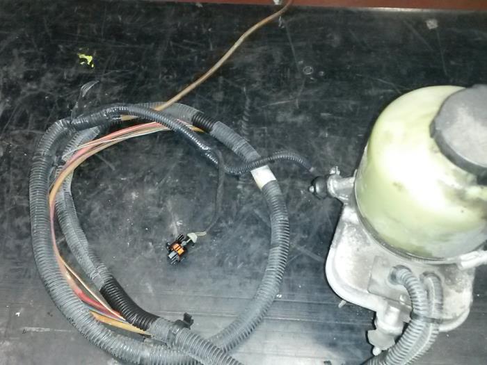Gebruikte Pomp Servo Opel Astra H SW (L35) 1.3 CDTI 16V Ecotec Prijs op aanvraag aangeboden door N Kossen Autorecycling BV