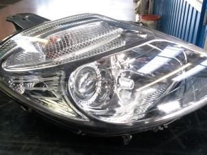 Gebruikte Koplamp rechts Citroen C8 Prijs op aanvraag aangeboden door N Kossen Autorecycling BV