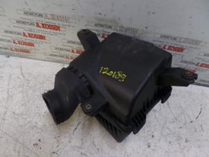 Gebruikte Luchtfilterhuis Hyundai Terracan 2.9 CRDi 16V Prijs op aanvraag aangeboden door N Kossen Autorecycling BV