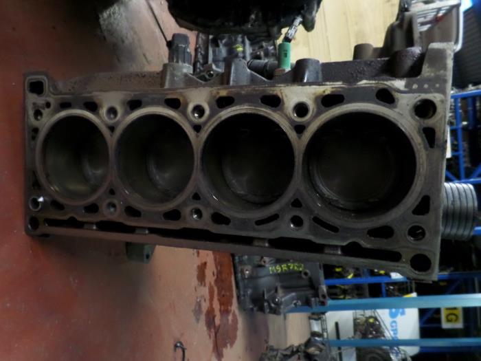 Gebruikte Motor Onderblok Renault Espace Prijs op aanvraag aangeboden door N Kossen Autorecycling BV