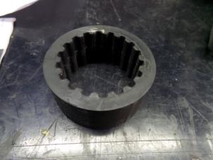 Gebruikte Multiriem Volkswagen Transporter T5 2.5 TDi Prijs op aanvraag aangeboden door N Kossen Autorecycling BV