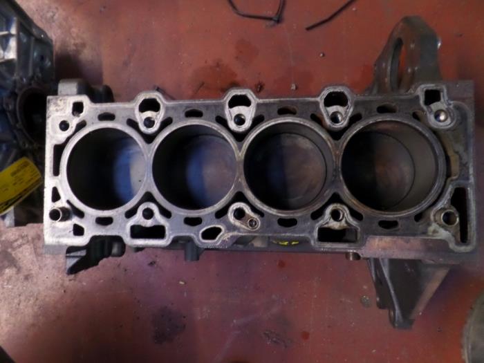 Gebruikte Zuiger Opel Astra Prijs op aanvraag aangeboden door N Kossen Autorecycling BV