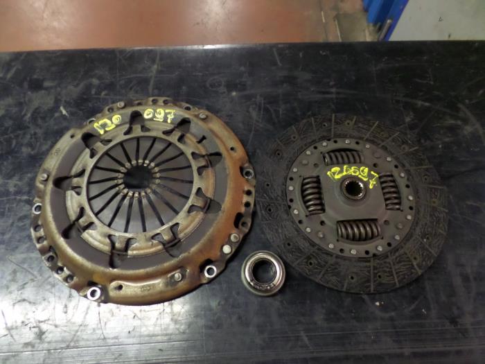 Gebruikte Koppelingsset (compleet) Peugeot 406 (8B) 2.0 HDi 90 Prijs op aanvraag aangeboden door N Kossen Autorecycling BV