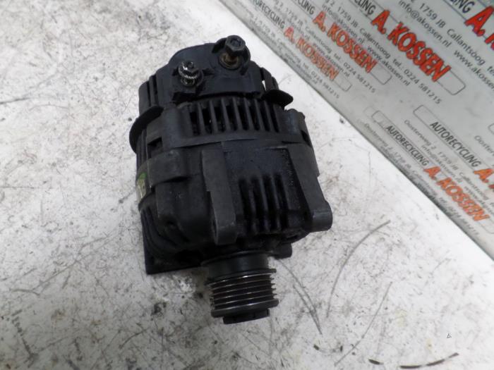 Dynamo van een Mercedes-Benz A (W168) 1.7 A-170 CDI 16V 1999