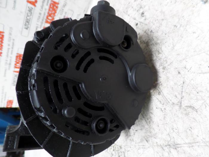 Dynamo van een Mercedes-Benz A (W168) 1.7 A-170 CDI 16V 1999