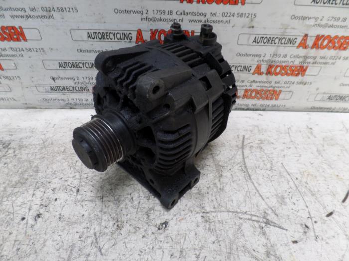 Dynamo van een Mercedes-Benz A (W168) 1.7 A-170 CDI 16V 1999