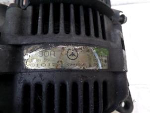 Dynamo van een Mercedes-Benz A (W168) 1.7 A-170 CDI 16V 1999
