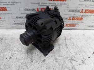 Dynamo van een Mercedes-Benz A (W168) 1.7 A-170 CDI 16V 1999