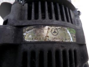 Dynamo van een Mercedes-Benz A (W168) 1.7 A-170 CDI 16V 1999