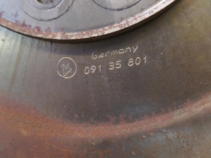 Starterkrans van een Volvo V70 (SW) 2.4 T5 20V 2004