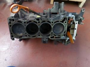 Gebruikte Zuiger Nissan Almera Tino Prijs op aanvraag aangeboden door N Kossen Autorecycling BV