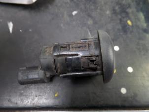 Gebruikte PDC Sensor Landrover Discovery III (LAA/TAA) 2.7 TD V6 Prijs op aanvraag aangeboden door N Kossen Autorecycling BV