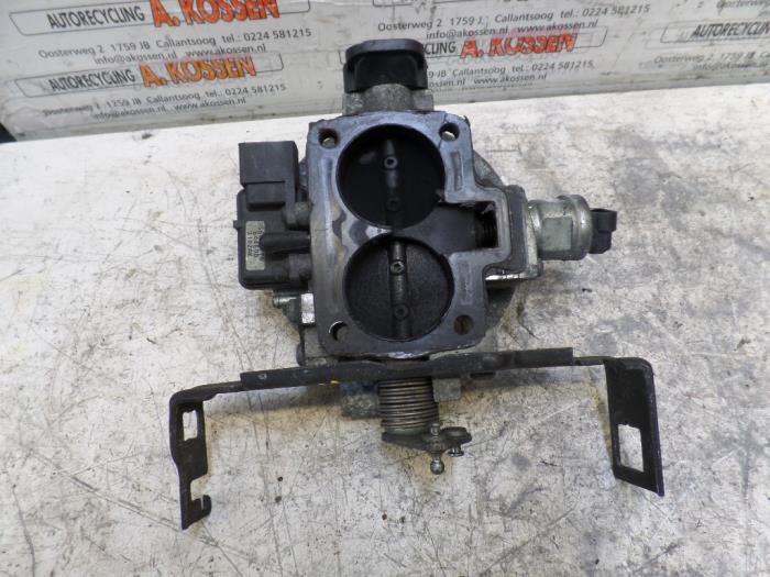 Gebruikte Gasklephuis Jeep Grand Cherokee (WG/WJ) 5.2i V8 Prijs op aanvraag aangeboden door N Kossen Autorecycling BV