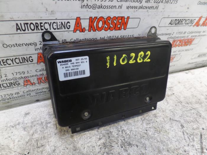 Gebruikte ABS Computer Landrover Discovery II 2.5 Td5 Prijs op aanvraag aangeboden door N Kossen Autorecycling BV