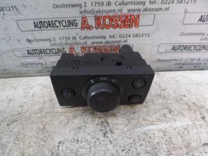 Gebruikte Licht Schakelaar Opel Vectra C GTS 1.8 16V Prijs op aanvraag aangeboden door N Kossen Autorecycling BV