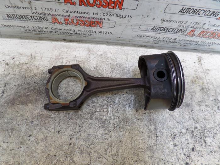 Gebruikte Drijfstang Opel Astra Prijs op aanvraag aangeboden door N Kossen Autorecycling BV