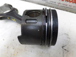 Gebruikte Zuiger Mercedes E (W211) 2.2 E-220 CDI 16V Prijs op aanvraag aangeboden door N Kossen Autorecycling BV