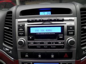 Gebruikte Radio CD Speler Hyundai Santafe Prijs op aanvraag aangeboden door N Kossen Autorecycling BV