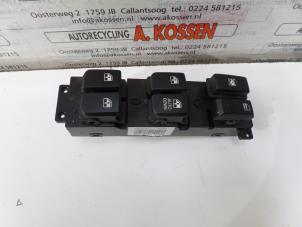 Gebruikte Raam schakelaar elektrisch Hyundai Santafe Prijs op aanvraag aangeboden door N Kossen Autorecycling BV