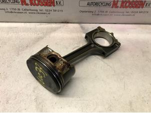 Gebruikte Zuiger Volvo V50 (MW) 1.8 16V Prijs op aanvraag aangeboden door N Kossen Autorecycling BV