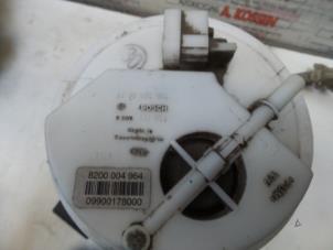 Gebruikte Benzinepomp Renault Laguna II Grandtour (KG) 1.8 16V Prijs op aanvraag aangeboden door N Kossen Autorecycling BV