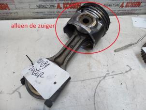 Gebruikte Zuiger Hyundai Terracan Prijs op aanvraag aangeboden door N Kossen Autorecycling BV