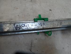 Gebruikte Ruitmechaniek 4Deurs rechts-achter Fiat Punto II (188) 1.2 60 S 5-Drs. Prijs op aanvraag aangeboden door N Kossen Autorecycling BV