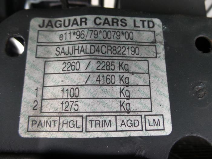 Portier 4Deurs links-voor van een Jaguar XJ8 (X308) 4.0 V8 32V 1998