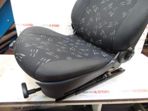 Gebruikte Voorstoel rechts Mini ONE Prijs op aanvraag aangeboden door N Kossen Autorecycling BV