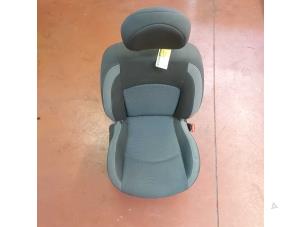 Gebruikte Voorstoel rechts Peugeot 206+ (2L/M) 1.4 XS Prijs op aanvraag aangeboden door N Kossen Autorecycling BV