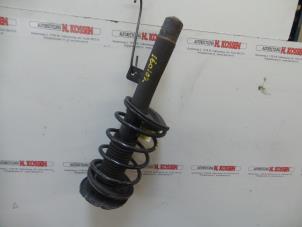 Gebruikte Mac Phersonpoot rechts-voor Peugeot 206+ (2L/M) 1.4 XS Prijs op aanvraag aangeboden door N Kossen Autorecycling BV