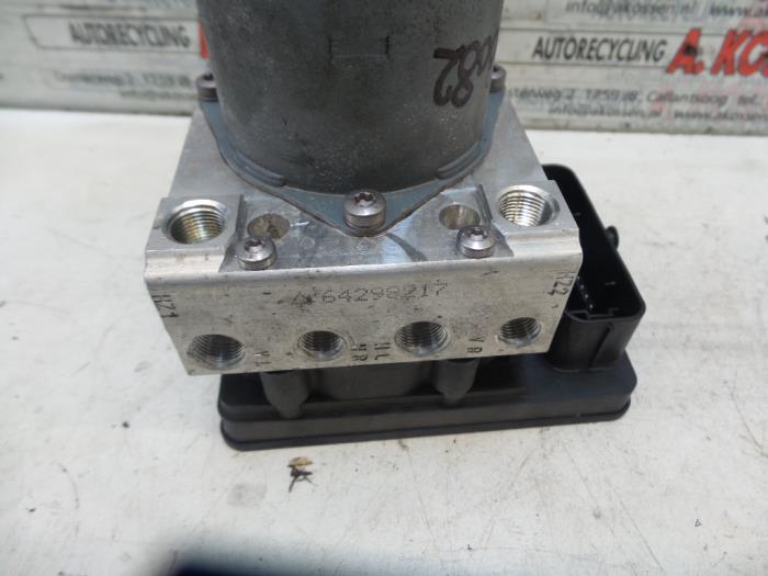 ABS Pomp van een Skoda Rapid 2016