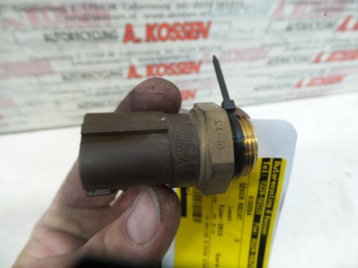 Radiateurtemperatuur sensor van een Volkswagen UP 2015