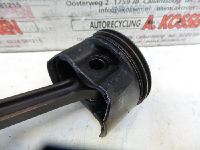 Gebruikte Zuiger Mazda 2 Prijs op aanvraag aangeboden door N Kossen Autorecycling BV