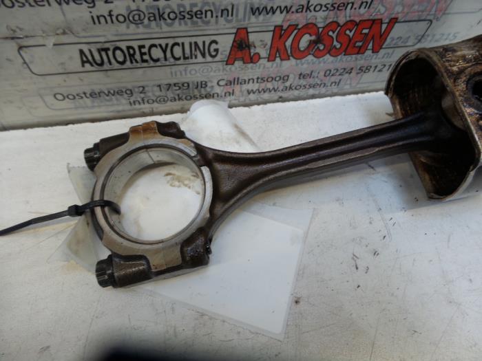 Gebruikte Drijfstang Daihatsu Sirion Prijs op aanvraag aangeboden door N Kossen Autorecycling BV