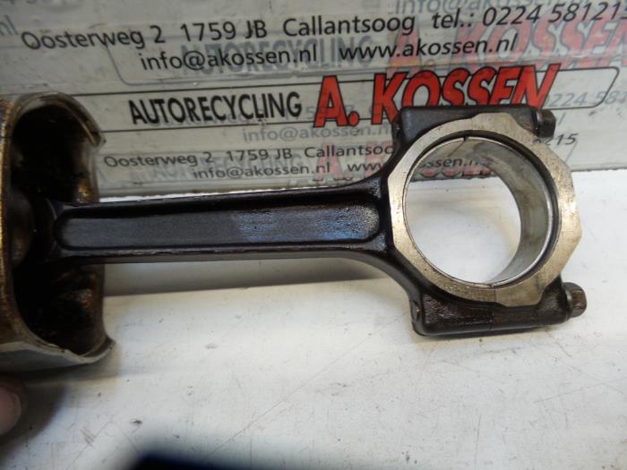 Gebruikte Drijfstang Mini Cooper Prijs op aanvraag aangeboden door N Kossen Autorecycling BV