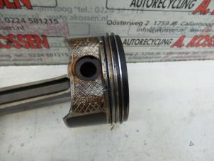 Gebruikte Zuiger Volvo V50 Prijs op aanvraag aangeboden door N Kossen Autorecycling BV