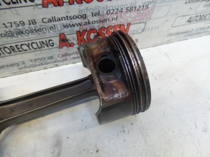 Gebruikte Zuiger Mini Cooper Prijs op aanvraag aangeboden door N Kossen Autorecycling BV