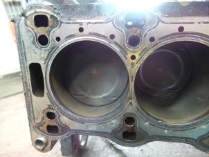 Gebruikte Zuiger Opel Astra Prijs op aanvraag aangeboden door N Kossen Autorecycling BV