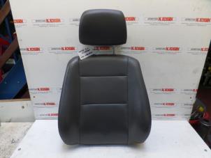 Gebruikte Rugleuning links (stoel) Kia Sorento I (JC) 2.4 16V Prijs op aanvraag aangeboden door N Kossen Autorecycling BV
