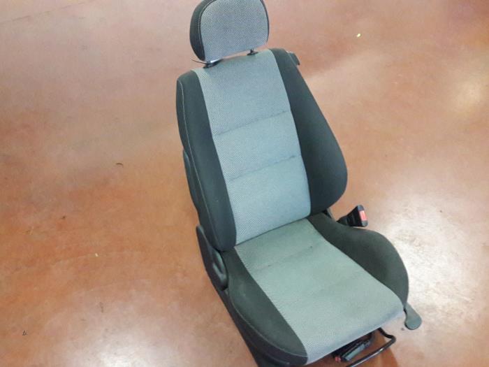 Opel Tigra Stoelen links voorraad | Onderdelenlijn.nl