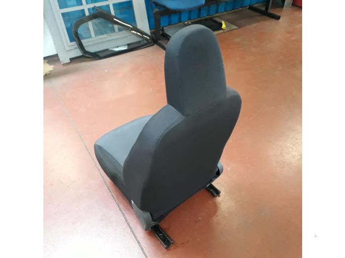 Stoel rechts Suzuki Alto - Autorecycling N Kossen bv