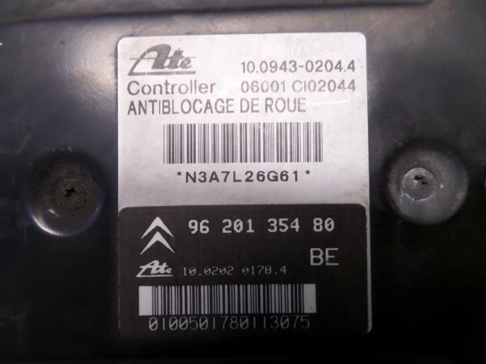 ABS Computer van een Citroën XM (Y4) 3.0 V6 24V 1998