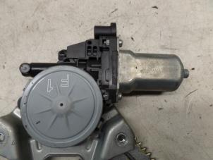 Gebruikte Portierruitmotor Daihatsu Sirion 2 (M3) 1.3 16V DVVT Prijs op aanvraag aangeboden door N Kossen Autorecycling BV