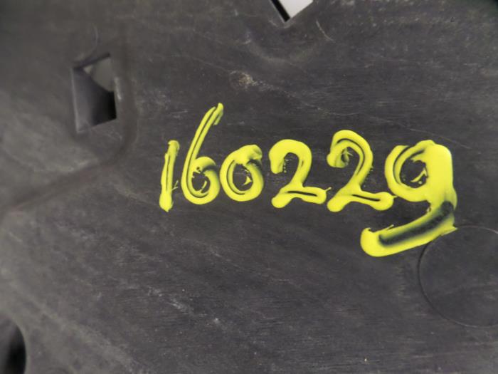 Koelvinhuis van een Opel Corsa 2009