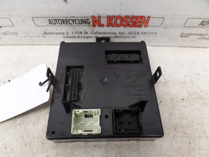 Gebruikte Module Comfort Renault Laguna II (BG) 1.8 16V Prijs op aanvraag aangeboden door N Kossen Autorecycling BV