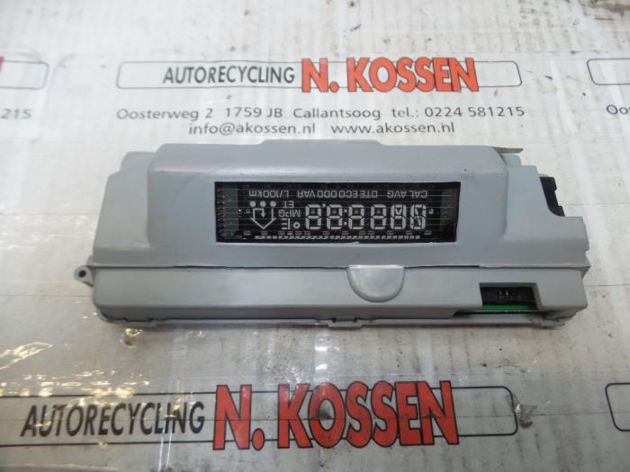 Gebruikte Display Interieur Chrysler Voyager Prijs op aanvraag aangeboden door N Kossen Autorecycling BV