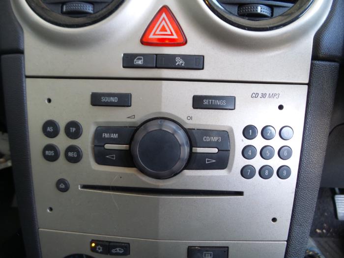 Radio CD Speler van een Opel Corsa 2009