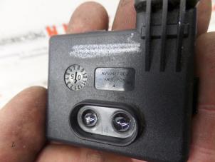 Gebruikte Schakelaar Renault Clio III (BR/CR) 1.6 16V Prijs op aanvraag aangeboden door N Kossen Autorecycling BV